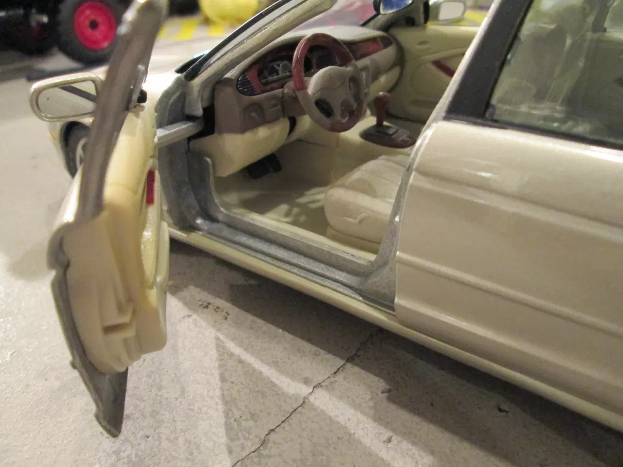 Billede 4 - Modelbil    Jaguar S Type   Maisto  1:18