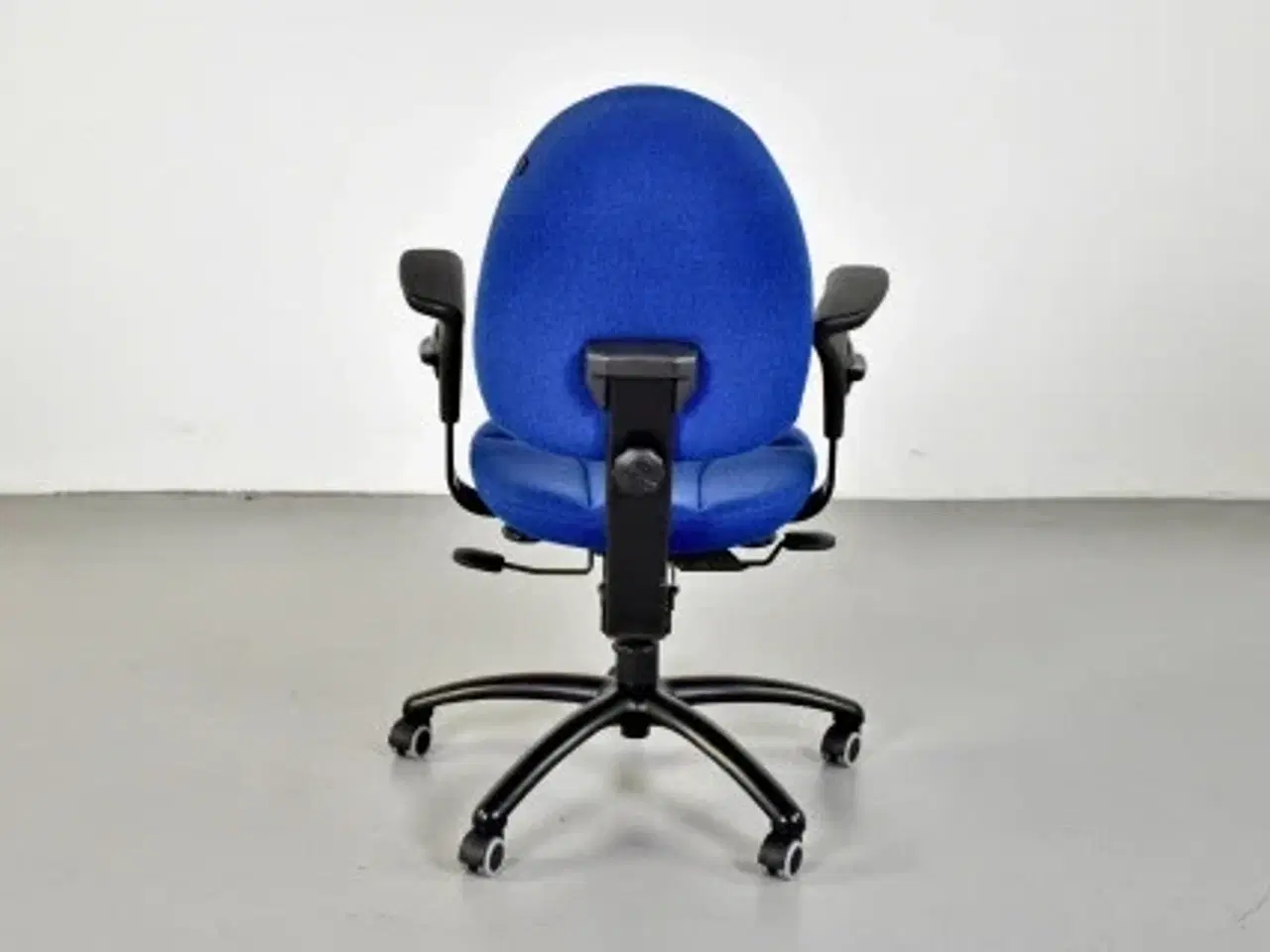 Billede 3 - Savo kontorstol i blå med sorte armlæn