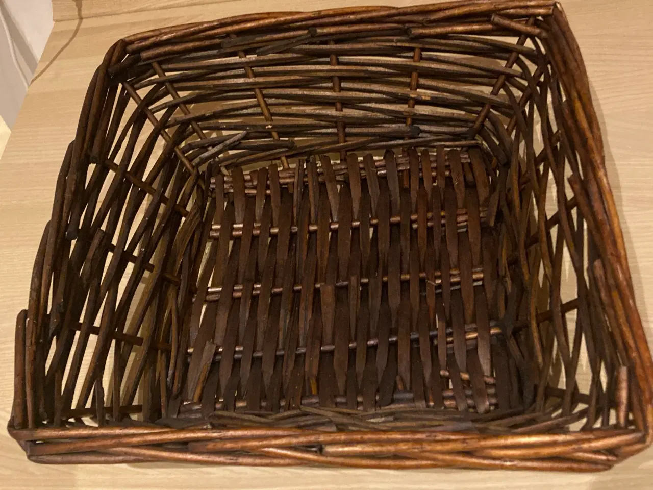 Billede 1 - Fletkurv, 30 x 30 x 9 cm