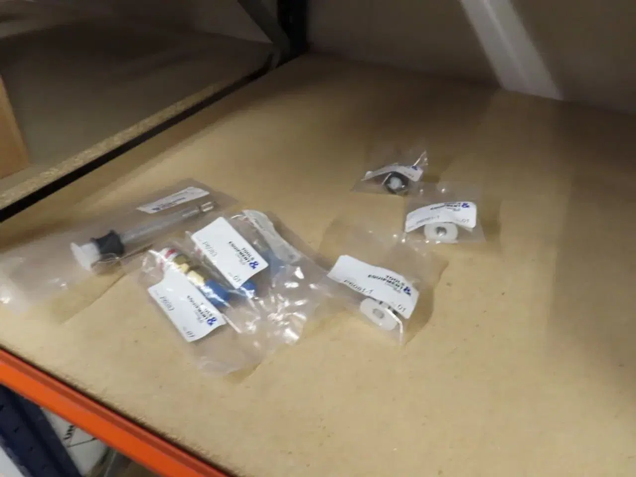 Billede 13 - Stort parti sikaflex og tilsætningsstoffer