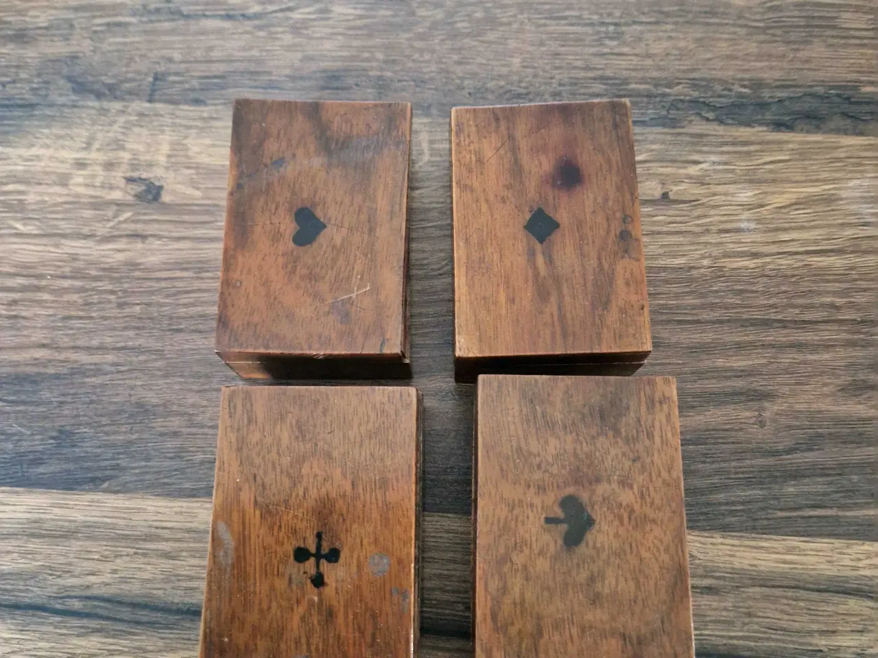 Billede 1 - Antikke trææsker til spil fra år 1900