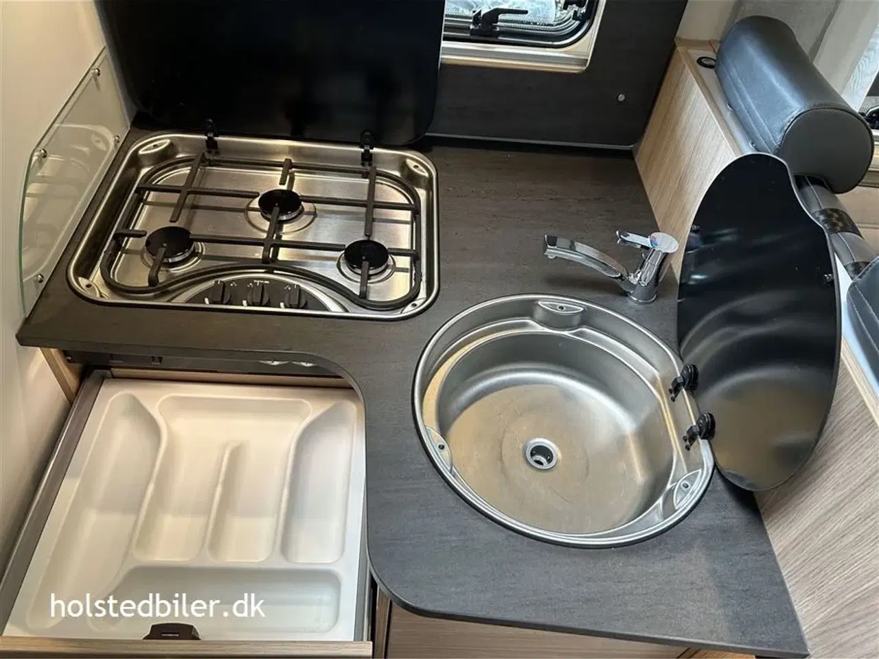 Billede 12 - 2020 - SunLight T 69 L Aut.   Quennsbed - Km 26000 - 9 trins automatgear.