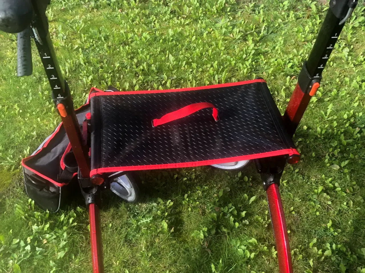 Billede 2 - Ny Rollator kun brugt 2 gange!!