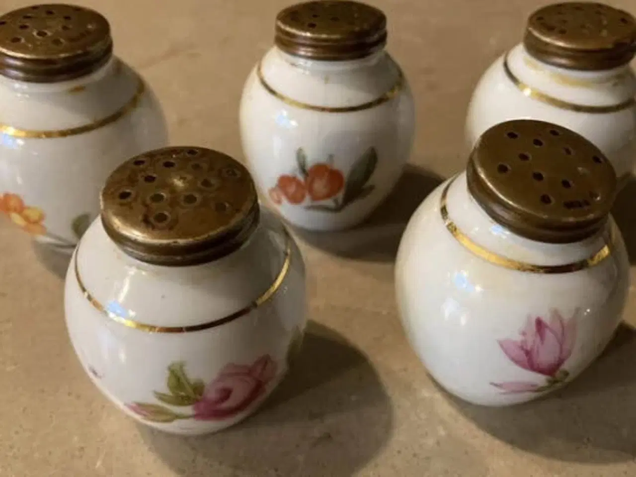 Billede 1 - 5 stk små gamle saltbøsser