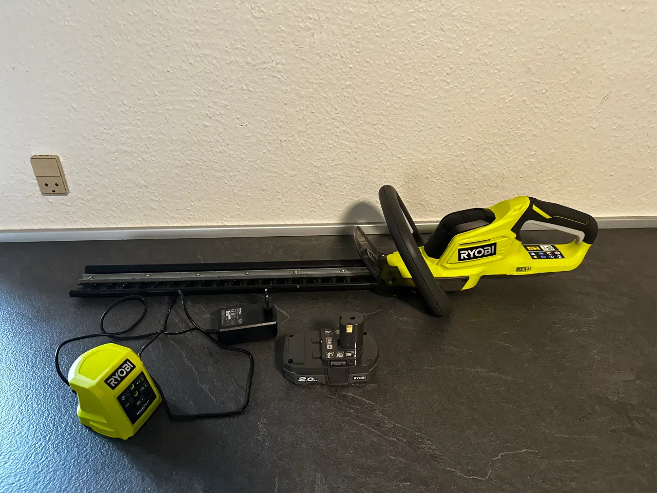 Billede 1 - Ryobi One+ hækkeklipper med batteri og lader