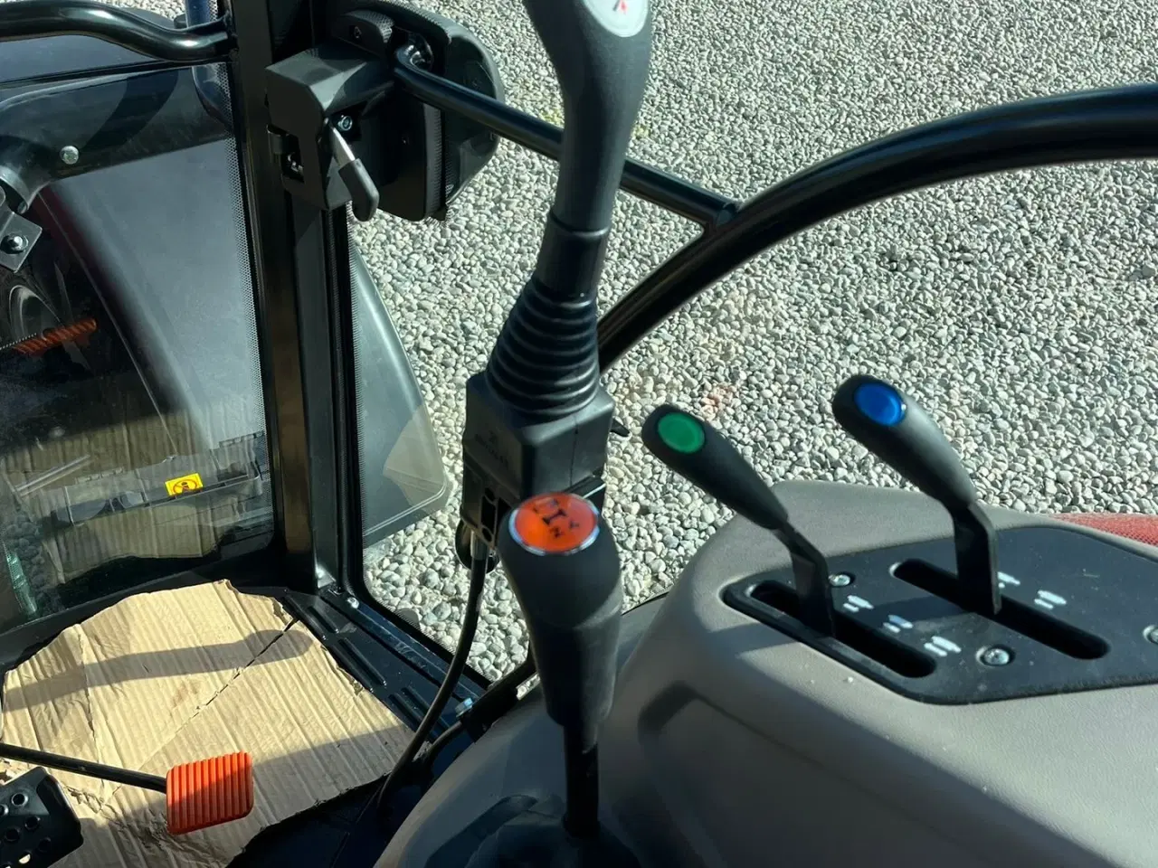 Billede 7 - Case IH Farmall 75 A Med frontlift og vendegear og brede hjul.