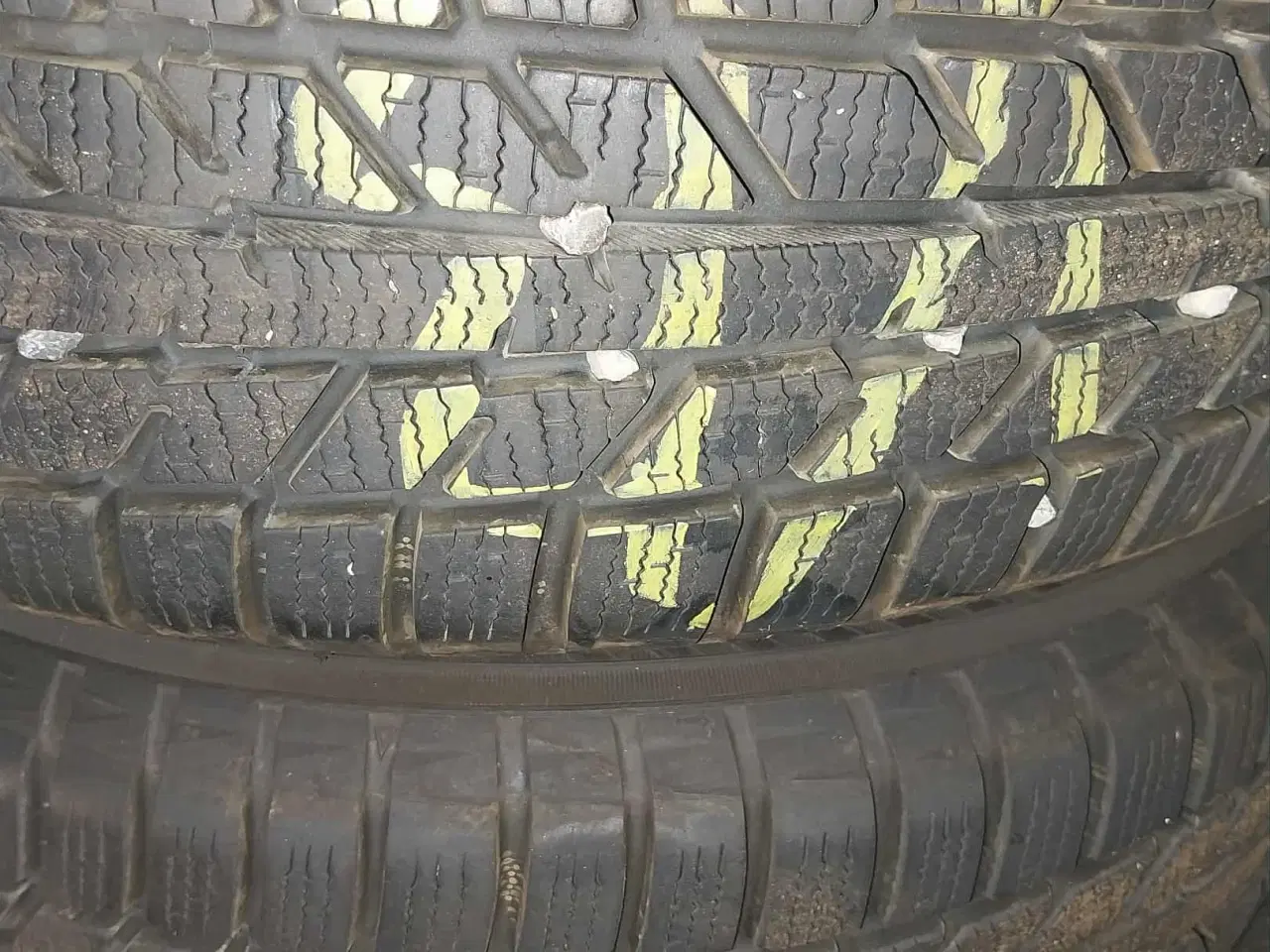 Billede 1 - Vinterdæk med fælge til Hyundai I 10, næsten nye