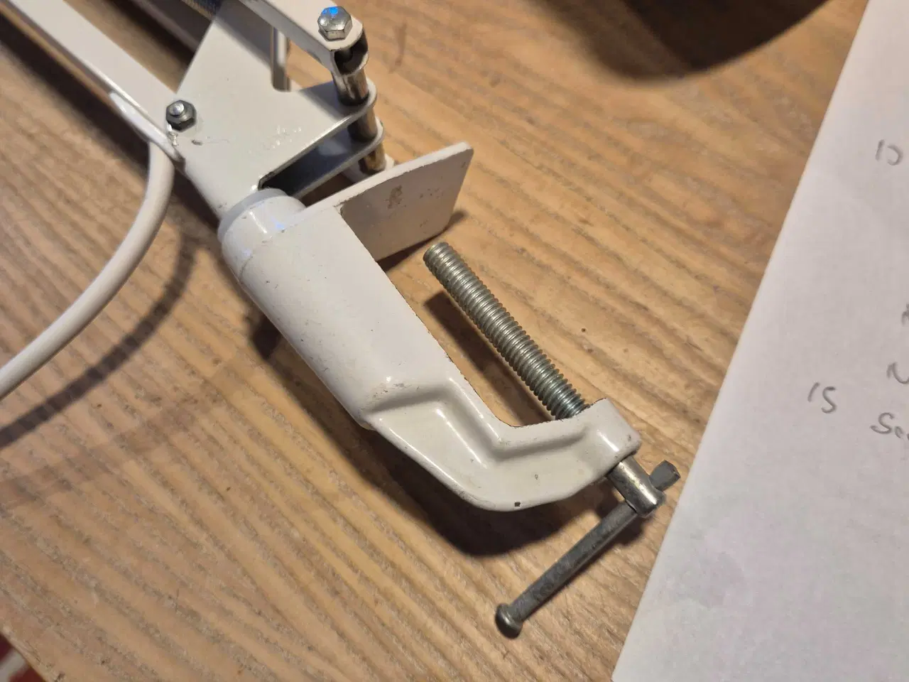 Billede 13 - Hvid arkitektlampe fra Luxo med parabolskærm