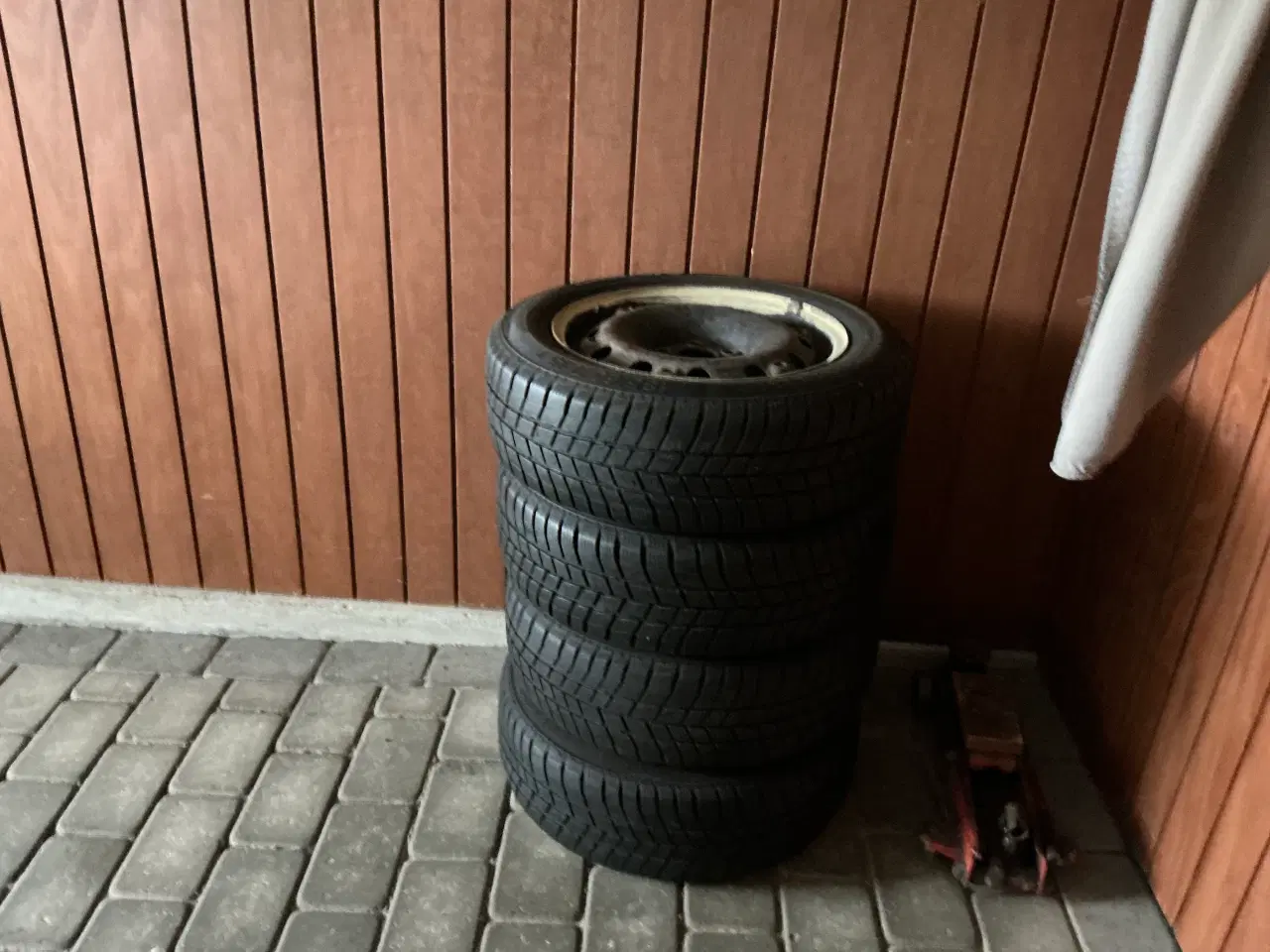 Billede 2 - Vinterdæk og fælge