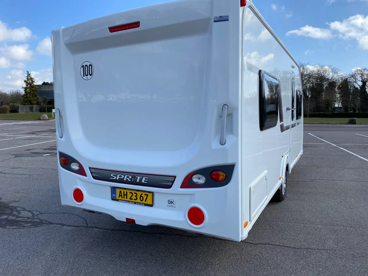 Billede 5 - KVALITET,CAMPINGVOGN ? der ligner en Autocamper. 