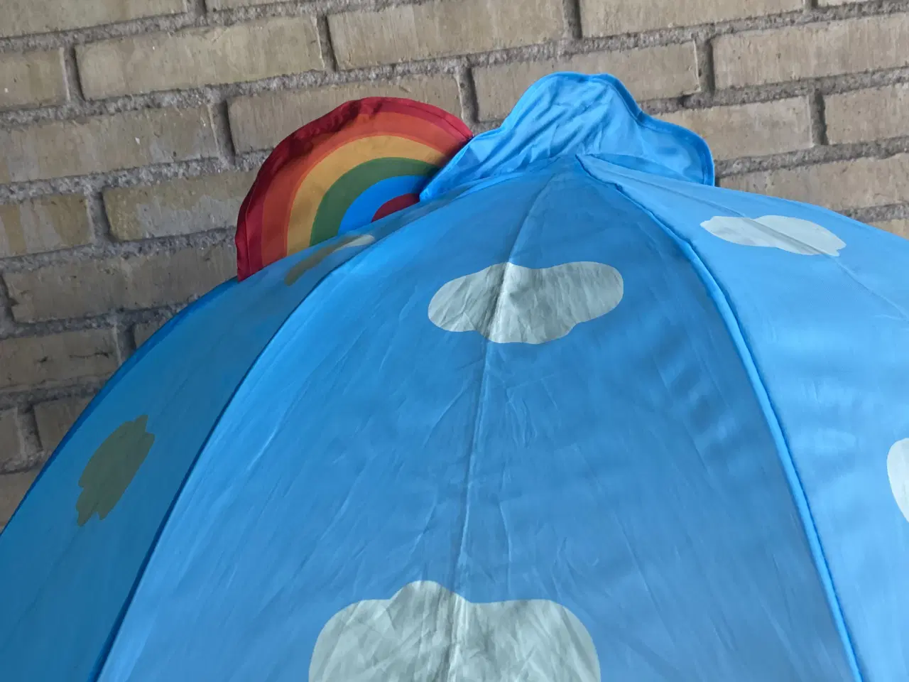 Billede 6 - Børneparaply med skyer og regnbue
