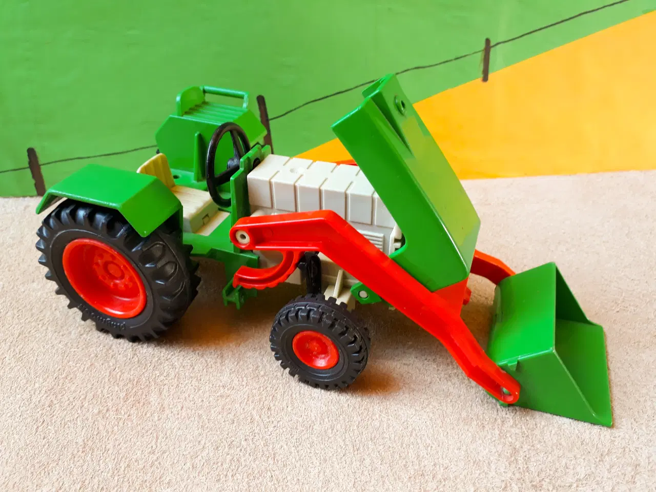 Billede 5 - Legetøjstraktor med Trailer