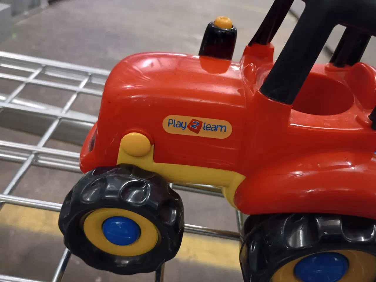Billede 3 - Traktor med vogn.