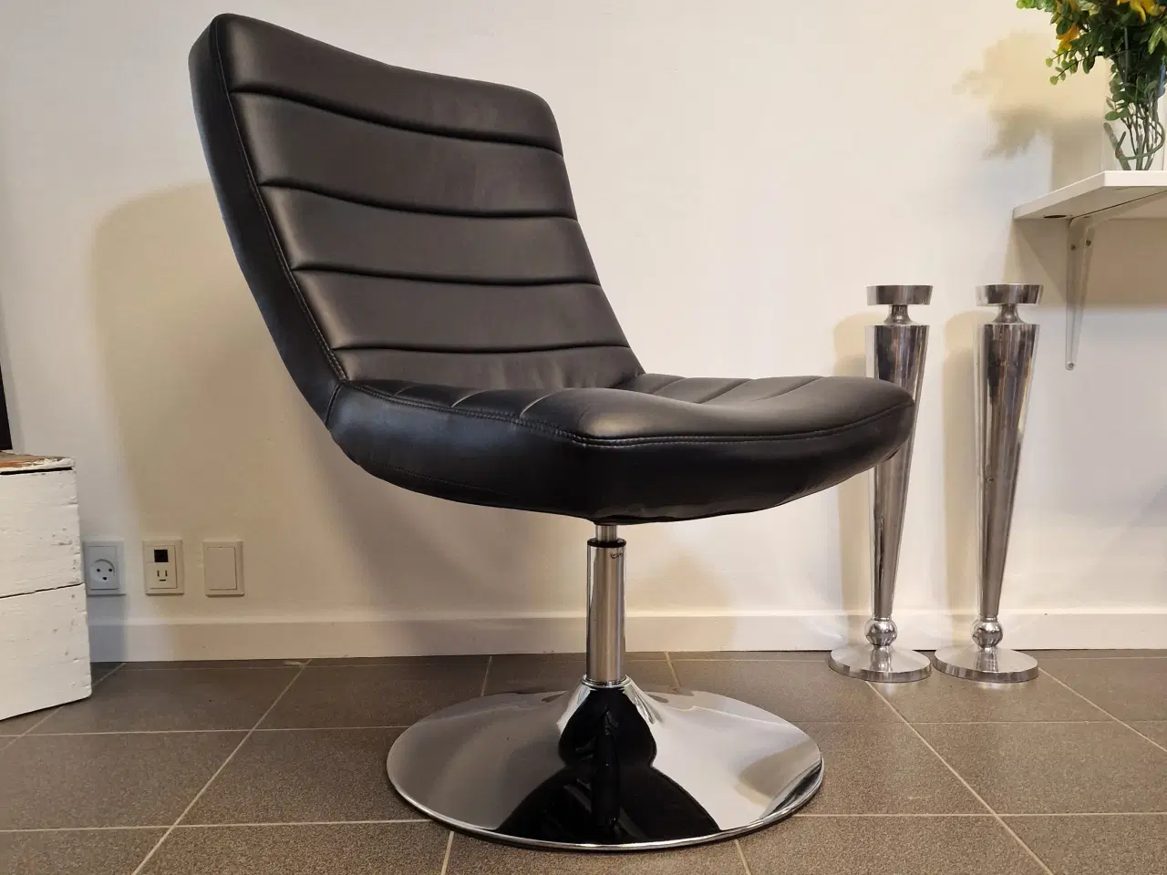 Billede 5 - Komfortabel dreje lænestol/loungestol. 