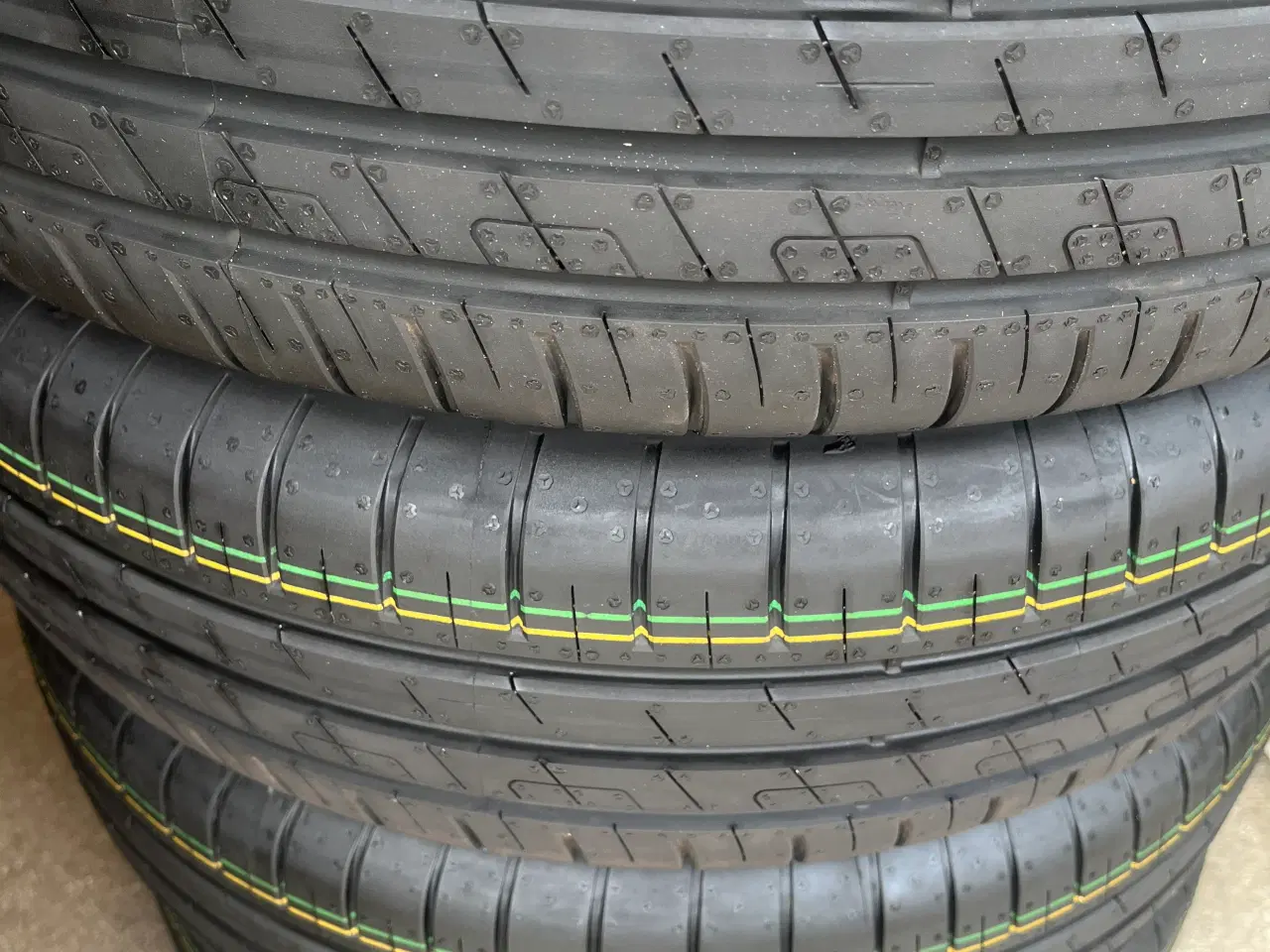 Billede 1 - Nye sommerdæk. 185-65-15 Goodyear.