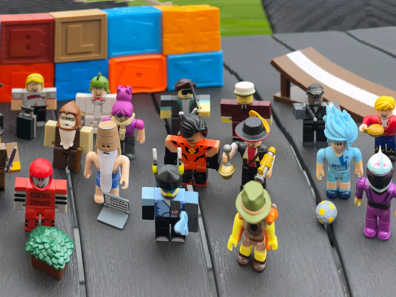 Billede 5 - Roblox figurer (33 stk.)