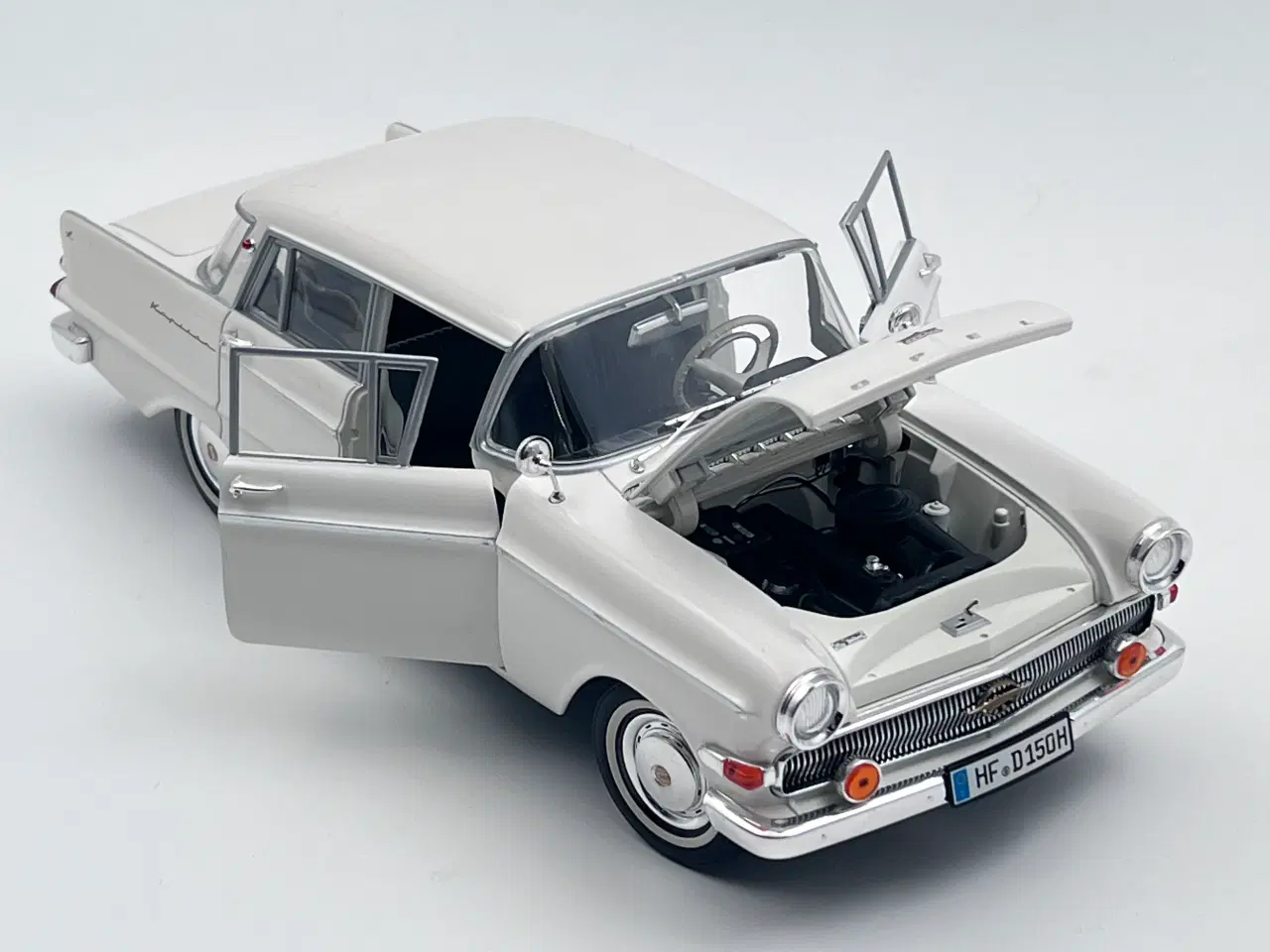 Billede 4 - 1960 Opel Kapitän P2 1:18  Flot og detaljeret