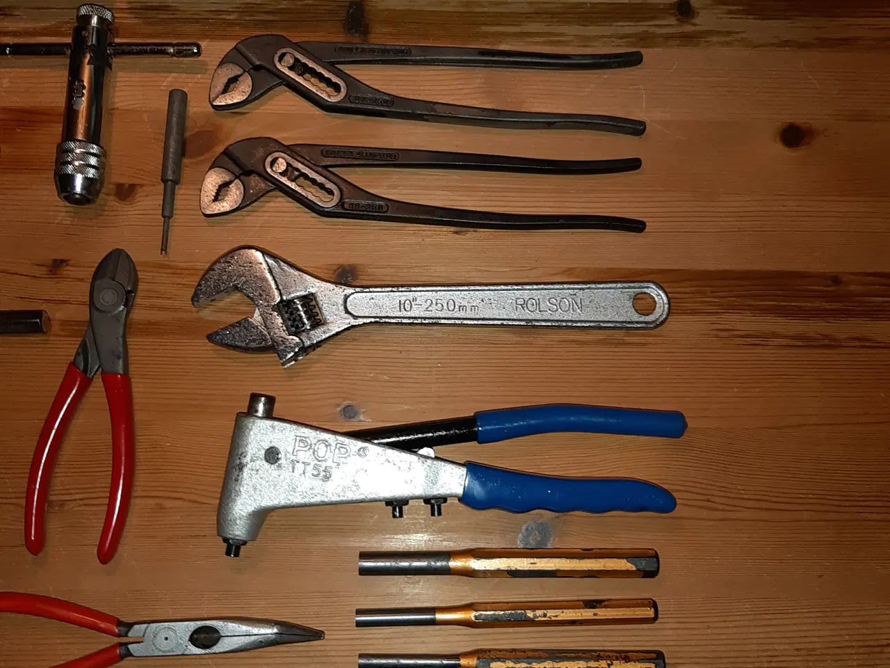 Billede 6 - Værktøj, 2 værktøjskasser, rustfri stål bolte m.m.