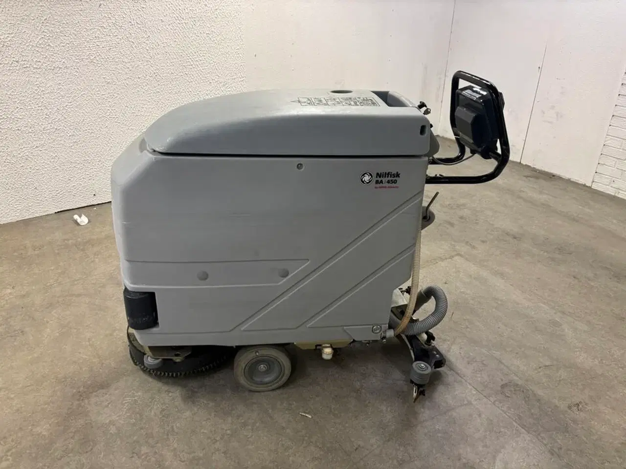 Billede 1 - Gulvvasker NILFISK BA 450