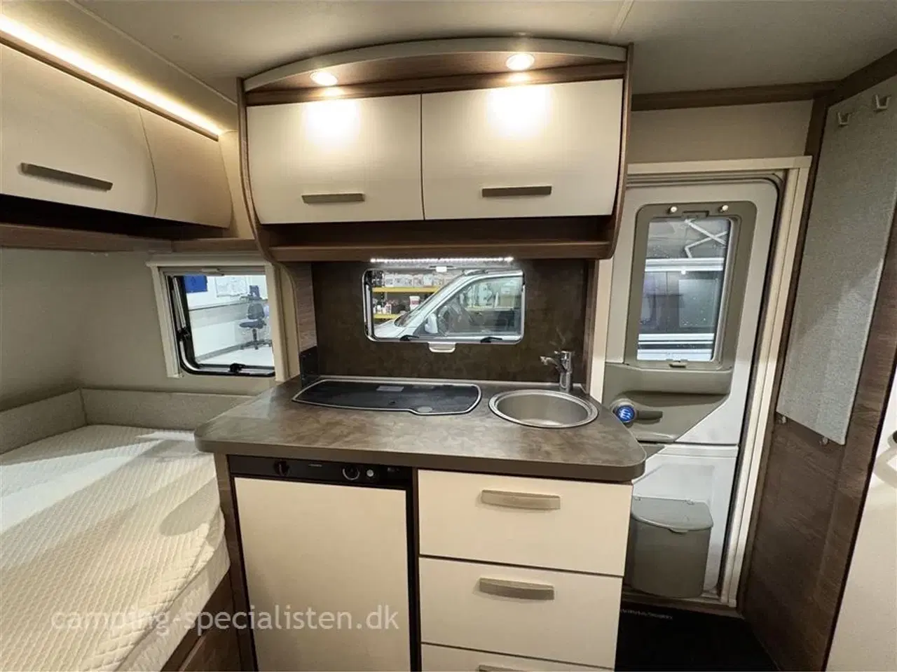 Billede 5 - 2019 - Knaus Sport 400 QD Silver Selection   Den perfekte rejsevogn - Knaus Sport 400 QD Silver Selection fra 2019 - Kan nu opleves hos Camping-Specialisten i Silkeborg