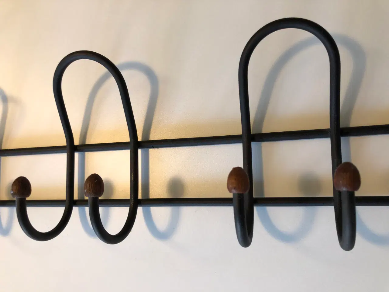 Billede 3 - Knagerække i metal/træ