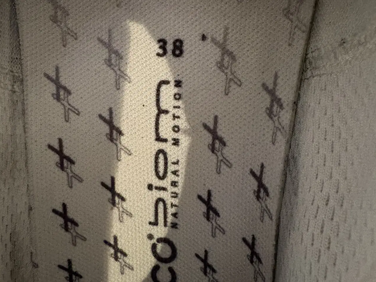 Billede 4 - Ecco Biom sko str 38