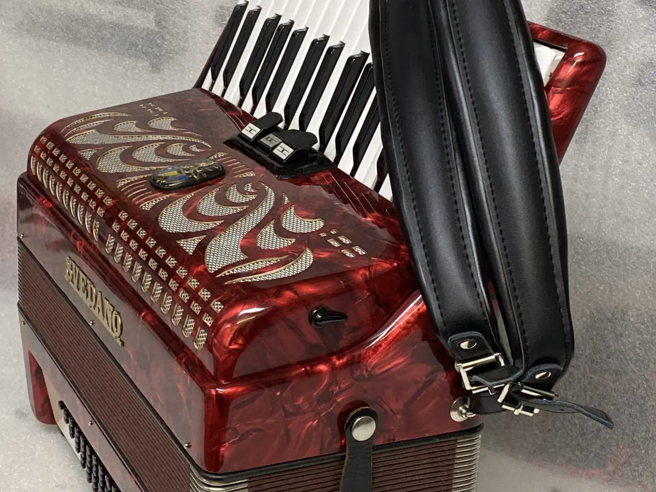Billede 5 - Harmonikaen 🪗nyserviceret og fremstår i rigtig