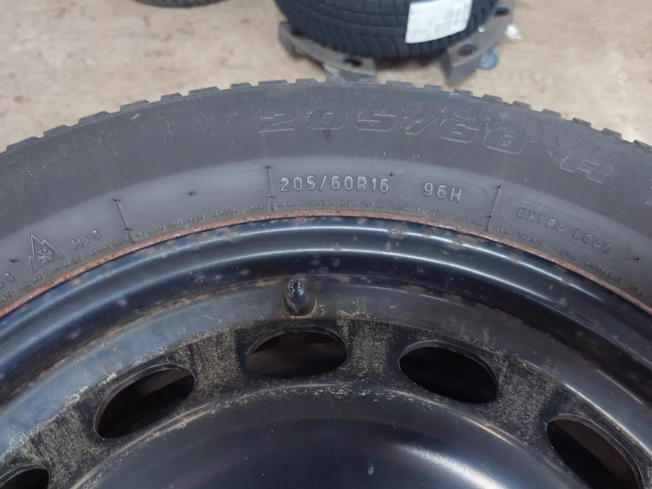 Billede 3 - Vinterdæk på stålfælge 