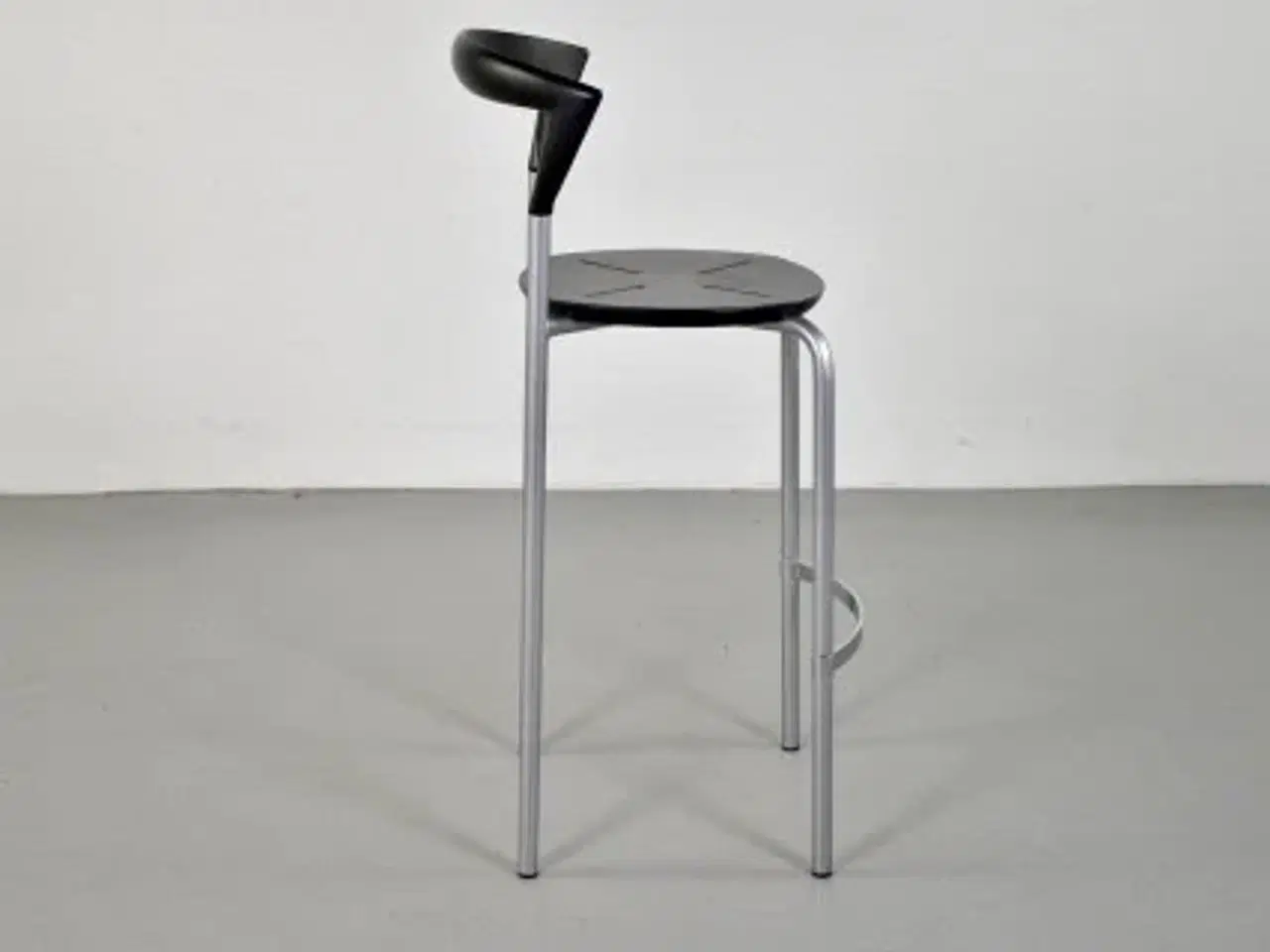 Billede 4 - Opus barstol fra bent krogh med sort sæde og alustel