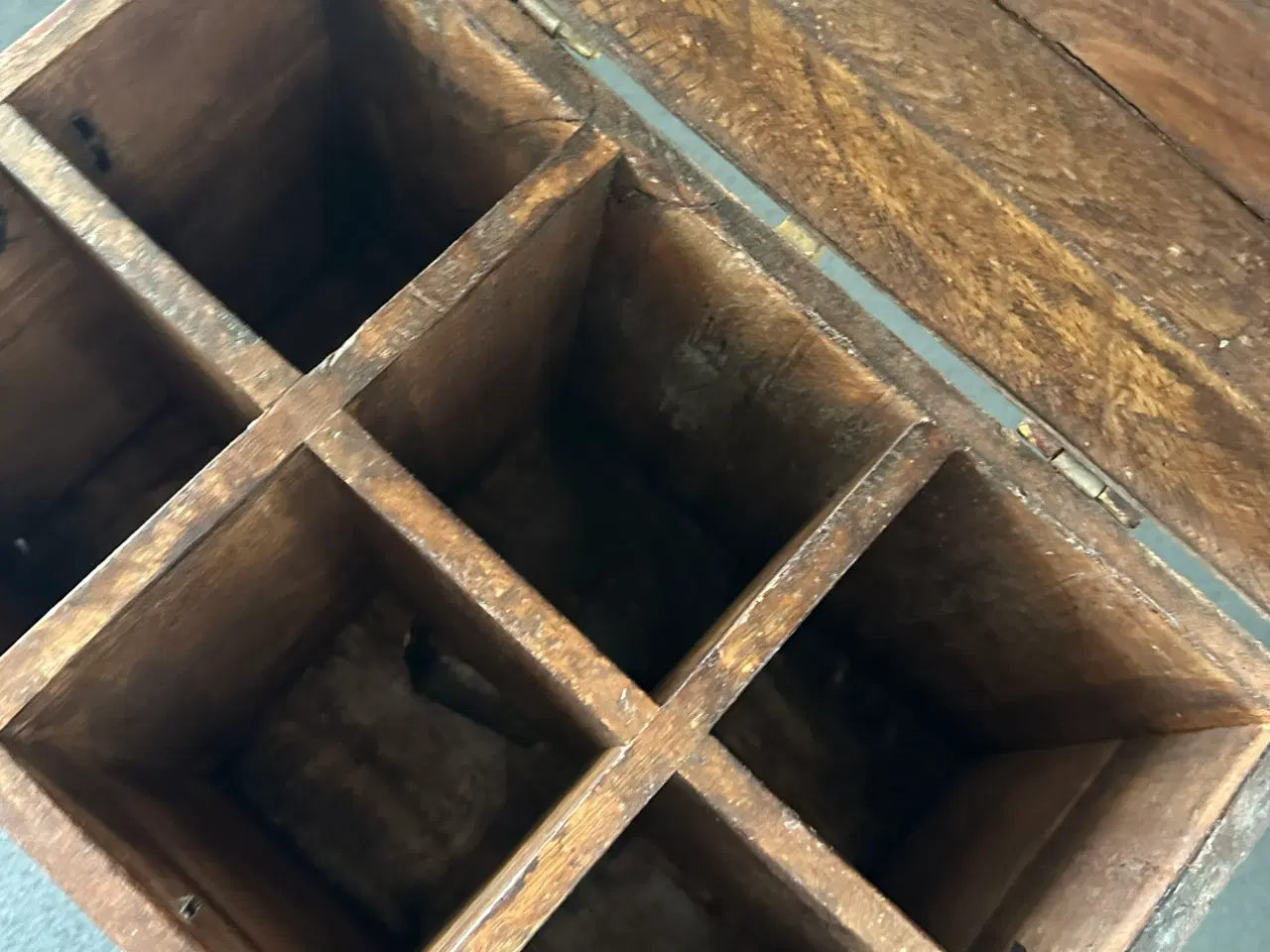 Billede 3 - Dekorativt træskrin.