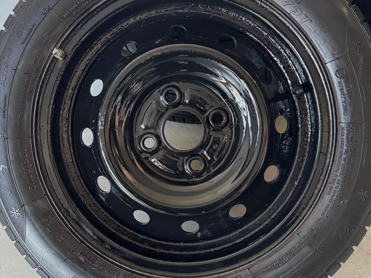 Billede 1 - Vinter Dæk med fælge til Toyota Aygo + C1 + 107
