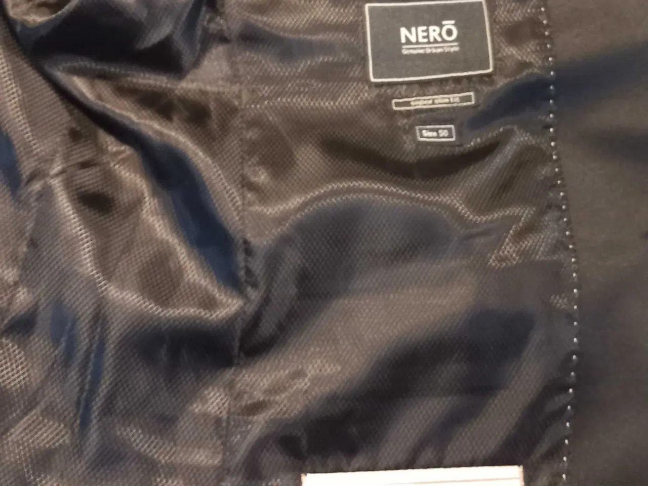 Billede 6 - NERO sort blazer/habit jakke, størrelse 48/50