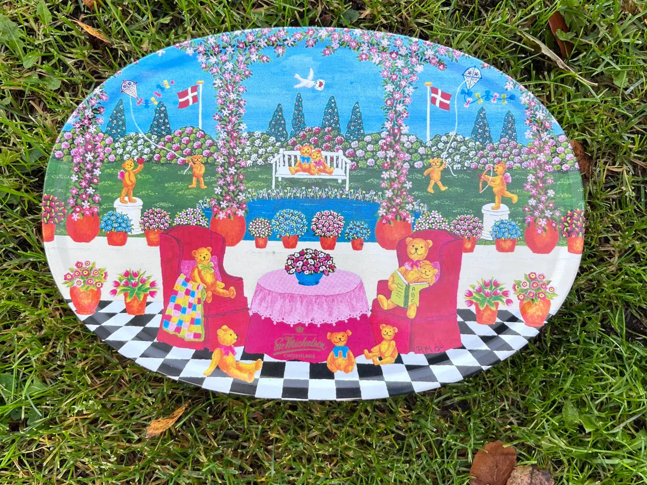 Billede 1 - Royal Copenhagen kunstdåse med bamsemotiv.