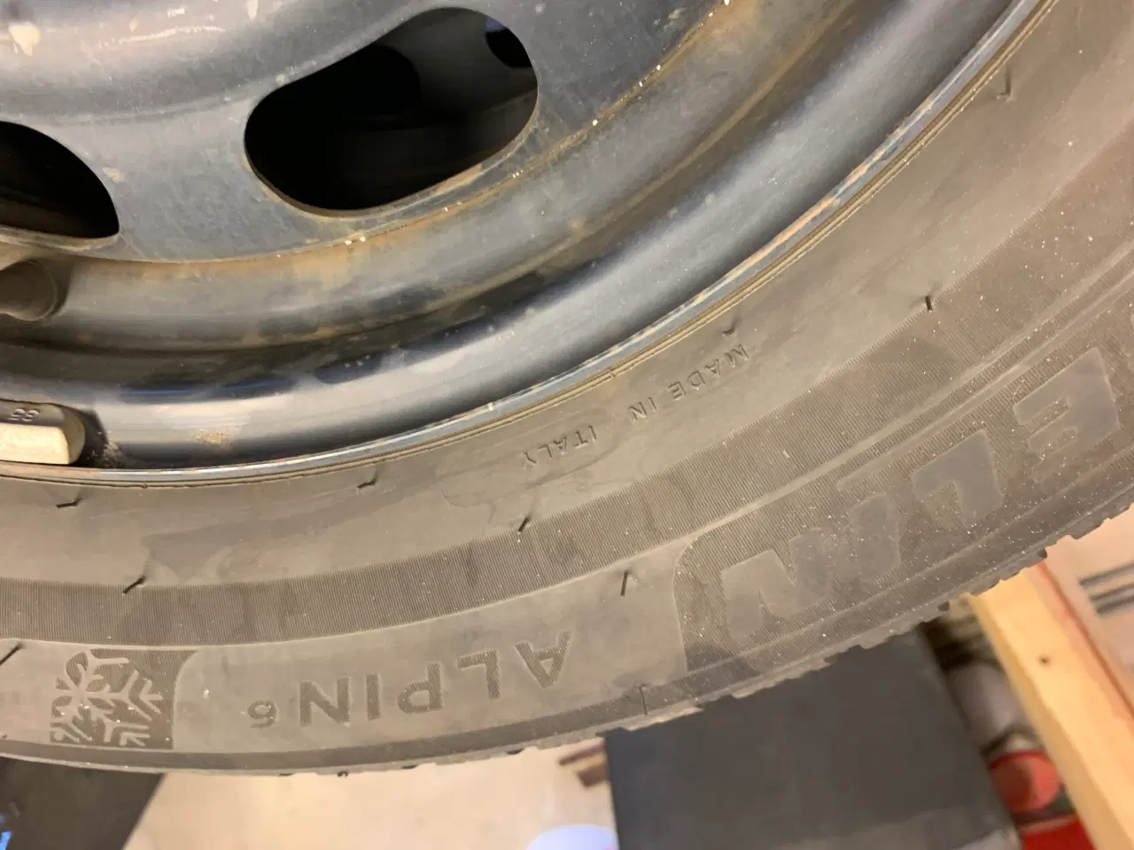 Billede 1 - Michelin vinterdæk 215/65R16