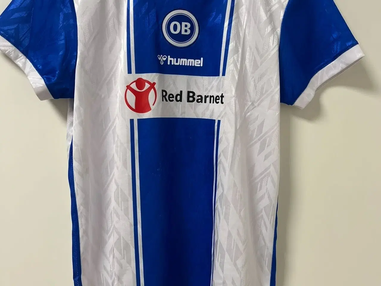 Billede 2 - OB trøje med autograf 