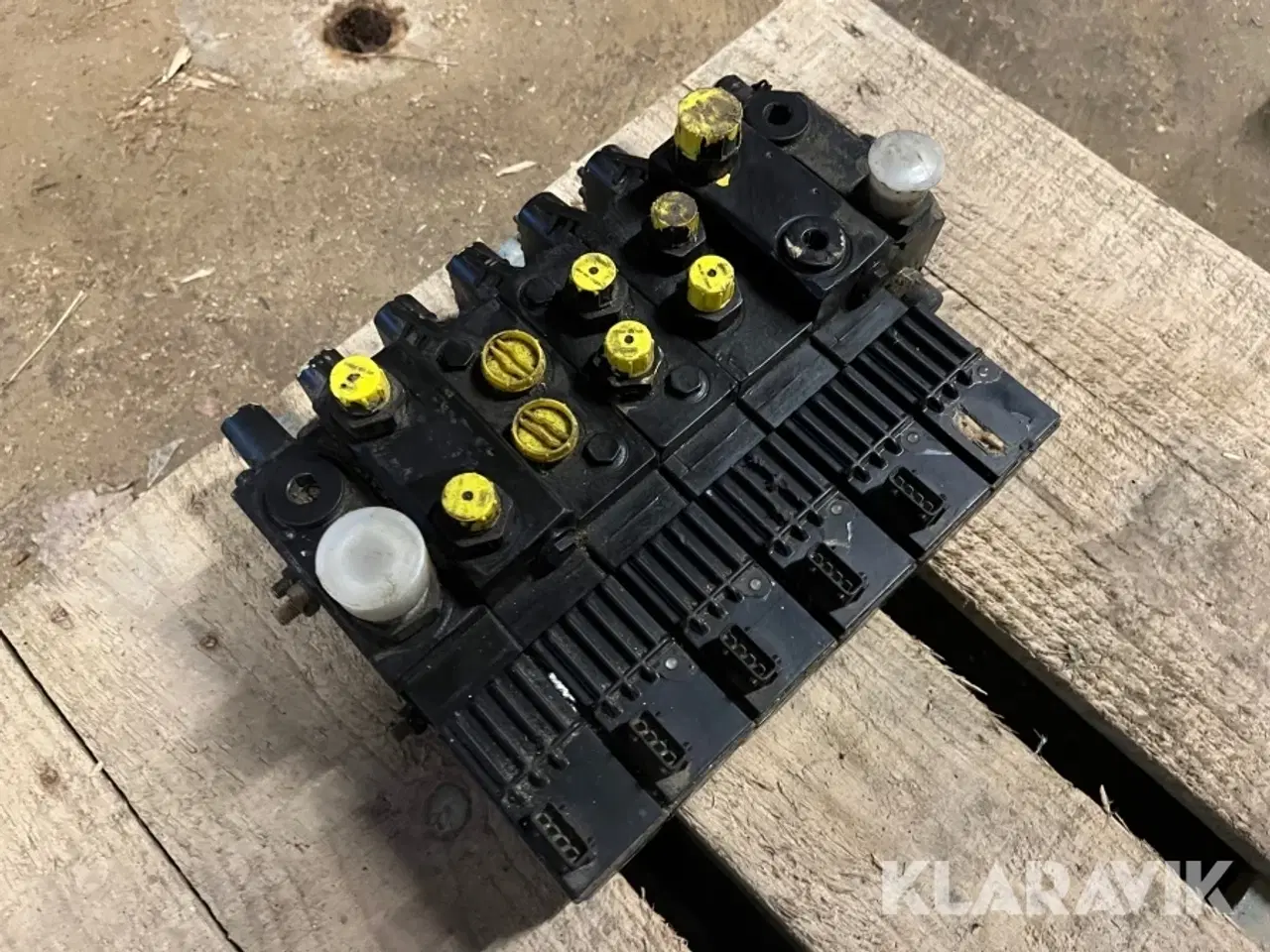 Billede 2 - Ventilblok 6 ventiler Danfoss PVG 32 12 volt