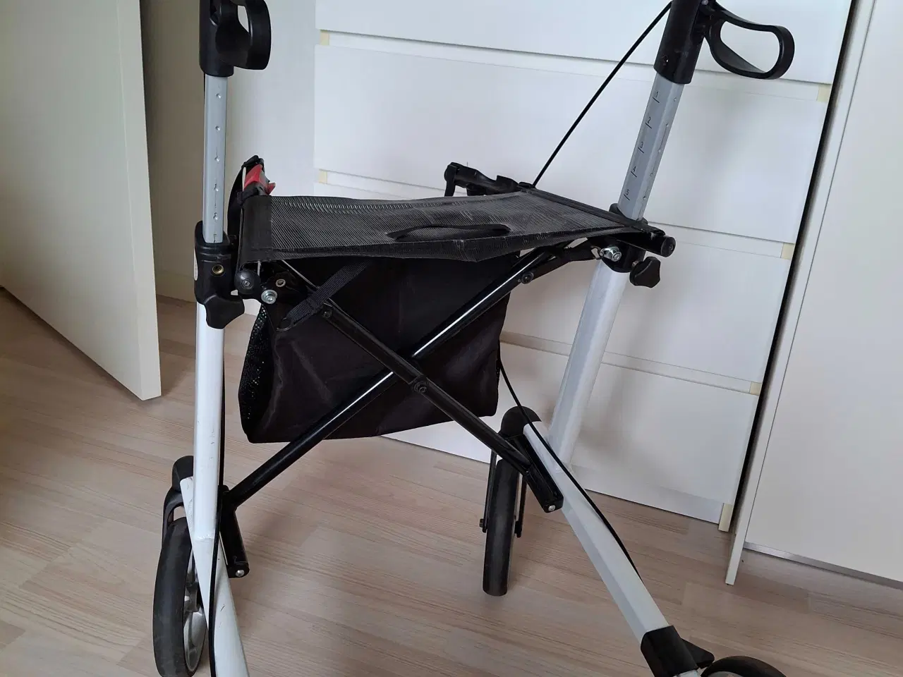Billede 3 - Rollator fabrikat Server