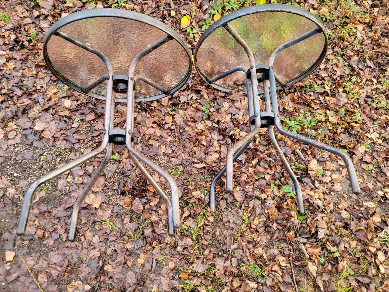 Billede 3 - 2 små runde haveborde 