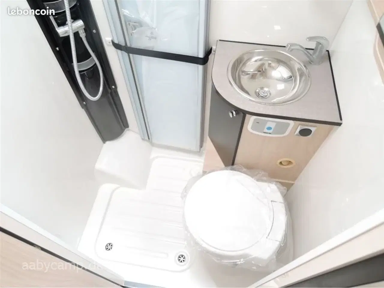 Billede 5 - 2026 - Autostar Performance 690 LC Handy og compact med godt udstyr. solceller. tv. markise. automatgear. queensbed.