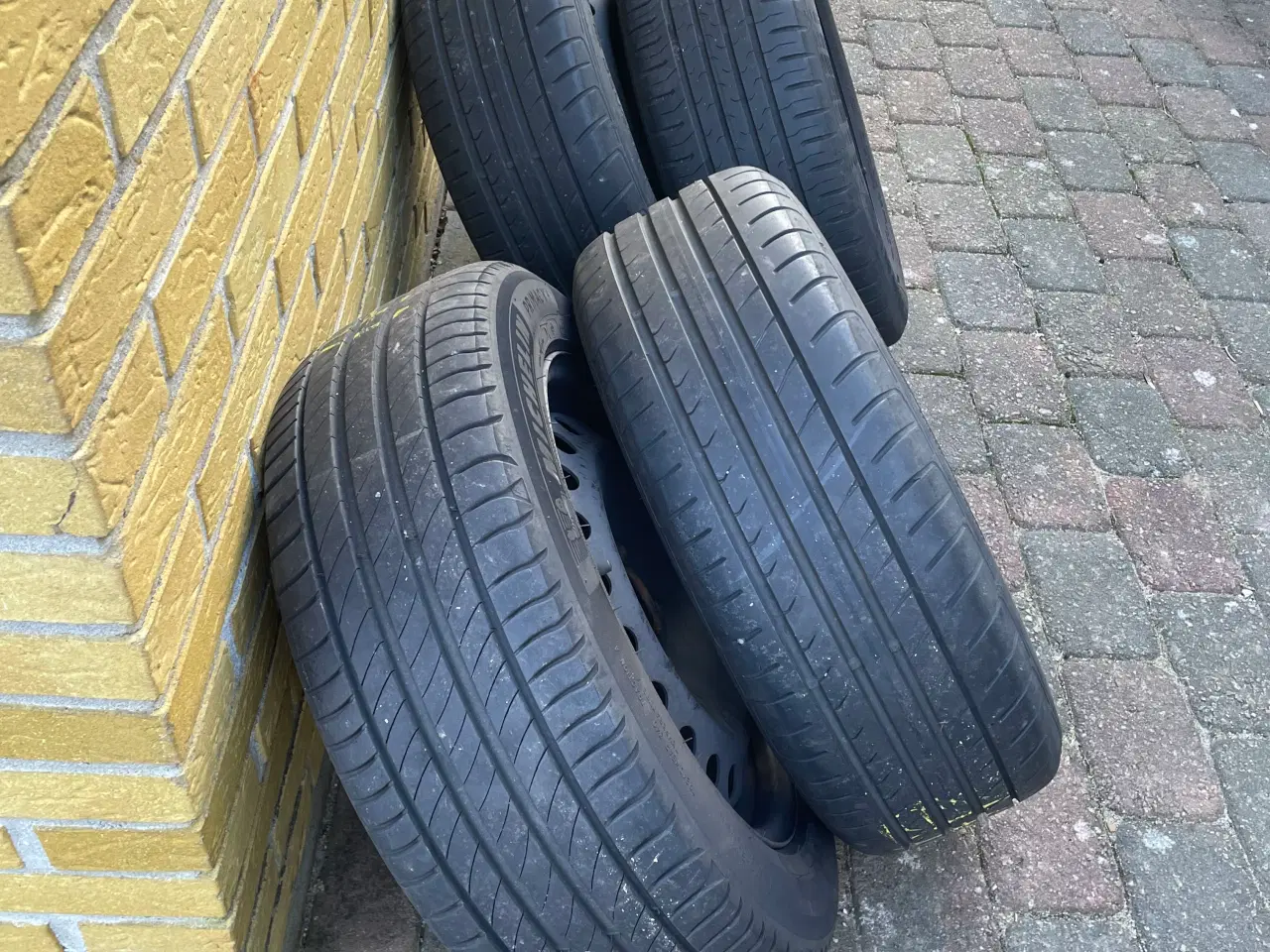 Billede 2 - 4 stk stålfælge med Michelin sommerdæk – 205/55 R1
