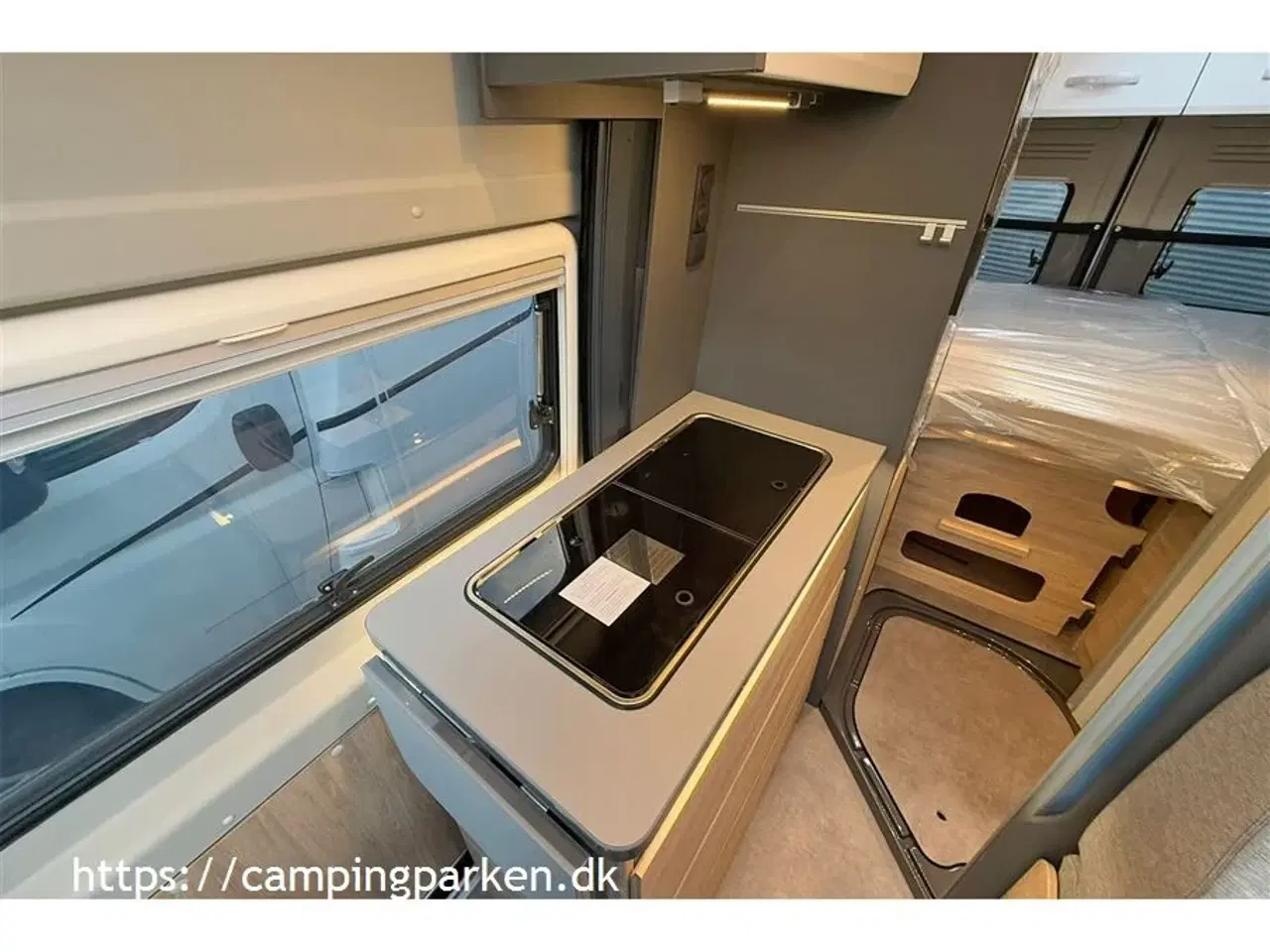 Billede 8 - 2024 - Dethleffs Globetrail CVD 600DR Advantage   Smart Dethleffs camper van under 6 meter med dobbeltseng og automatgear