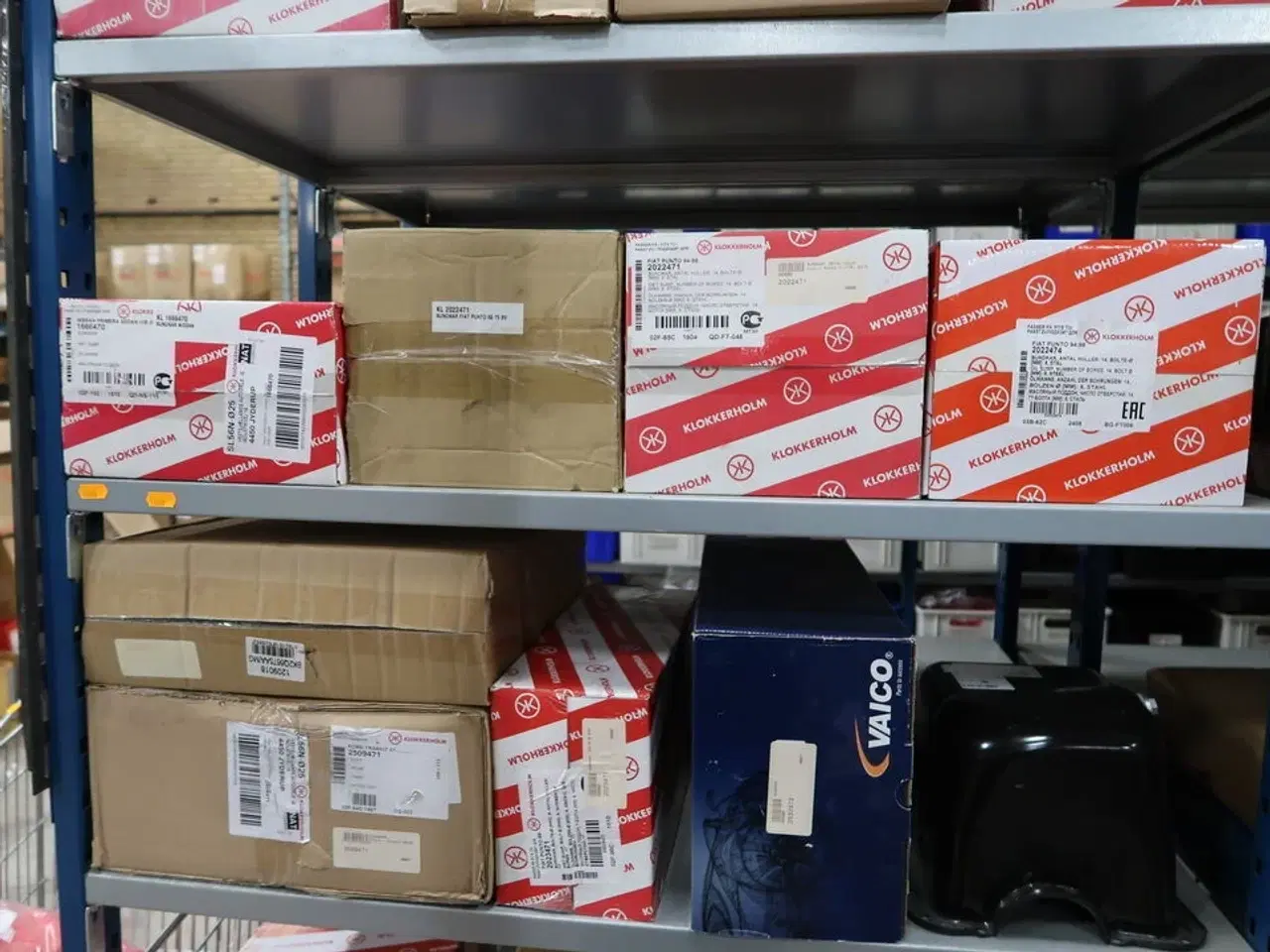 Billede 5 - 12 fag lagerreoler med indhold