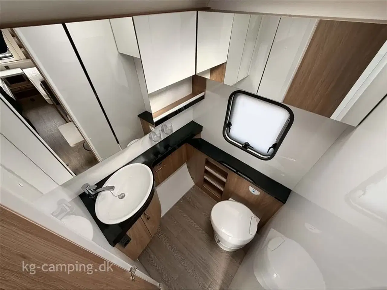 Billede 11 - 2022 - Hobby Excellent 460 SL   Enkeltsenge - Luftfortelt - Mover - Cykelstativ.