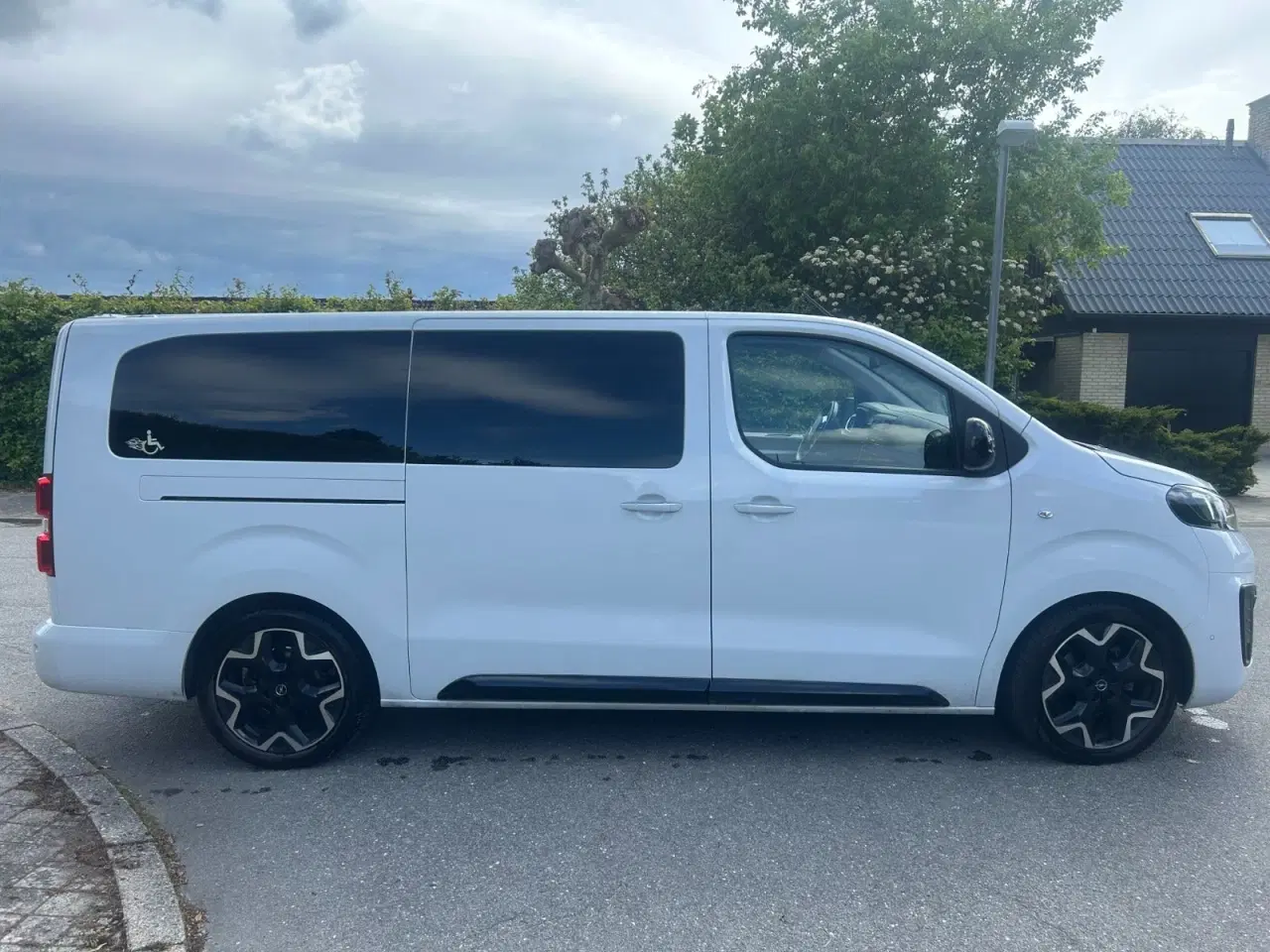 Billede 3 - Opel Zafira-e Life 75 Shuttle L2