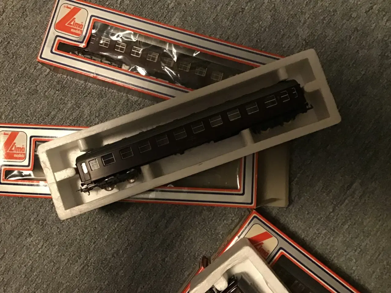 Billede 5 - Modeltog, Lima passagervogne 4 stk i org. emballag