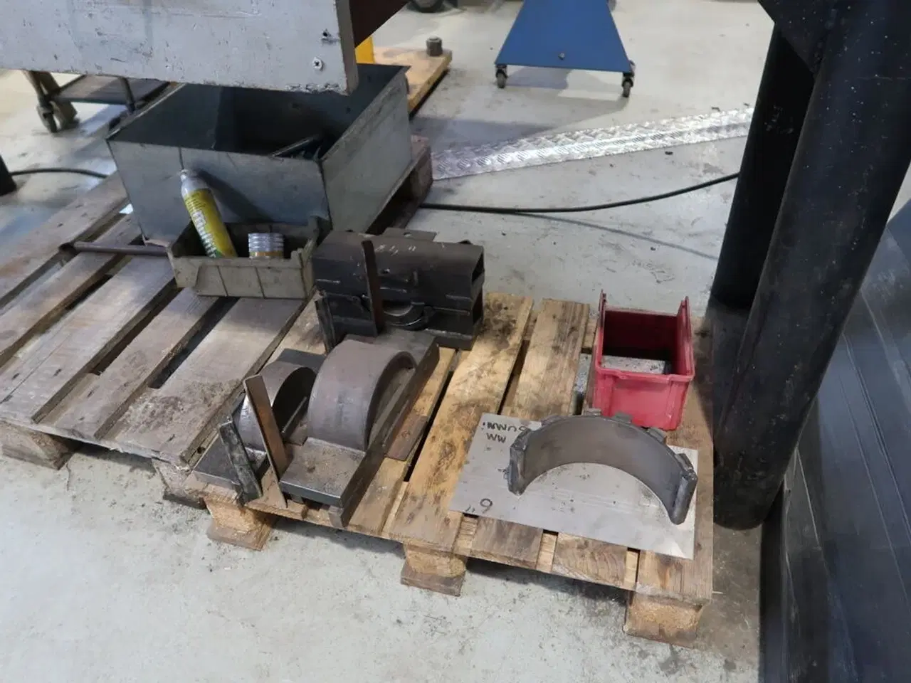 Billede 5 - Svejsebord med div. Værktøj og varelager