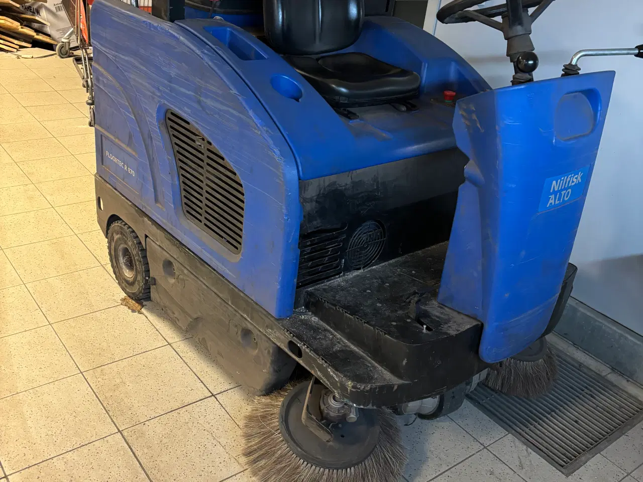 Billede 1 - Nilfisk feje maskine R 870 nye renoveret