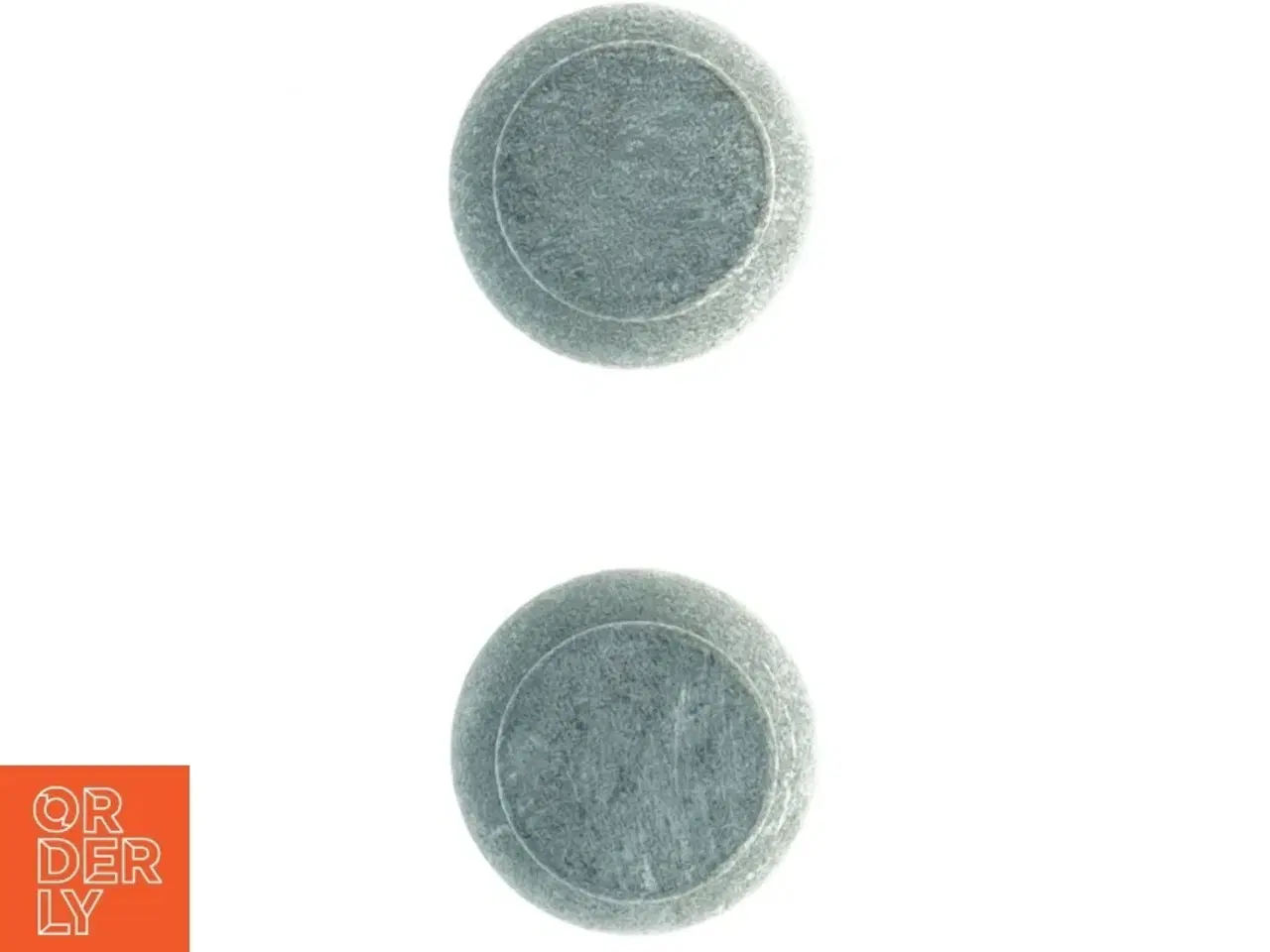 Billede 3 - Sæt af to sten æggebægre (str. 4,5 x 4 cm)