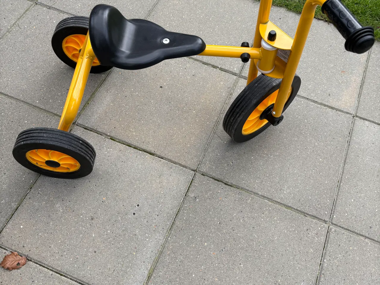 Billede 4 - Trehjulet gå-cykel