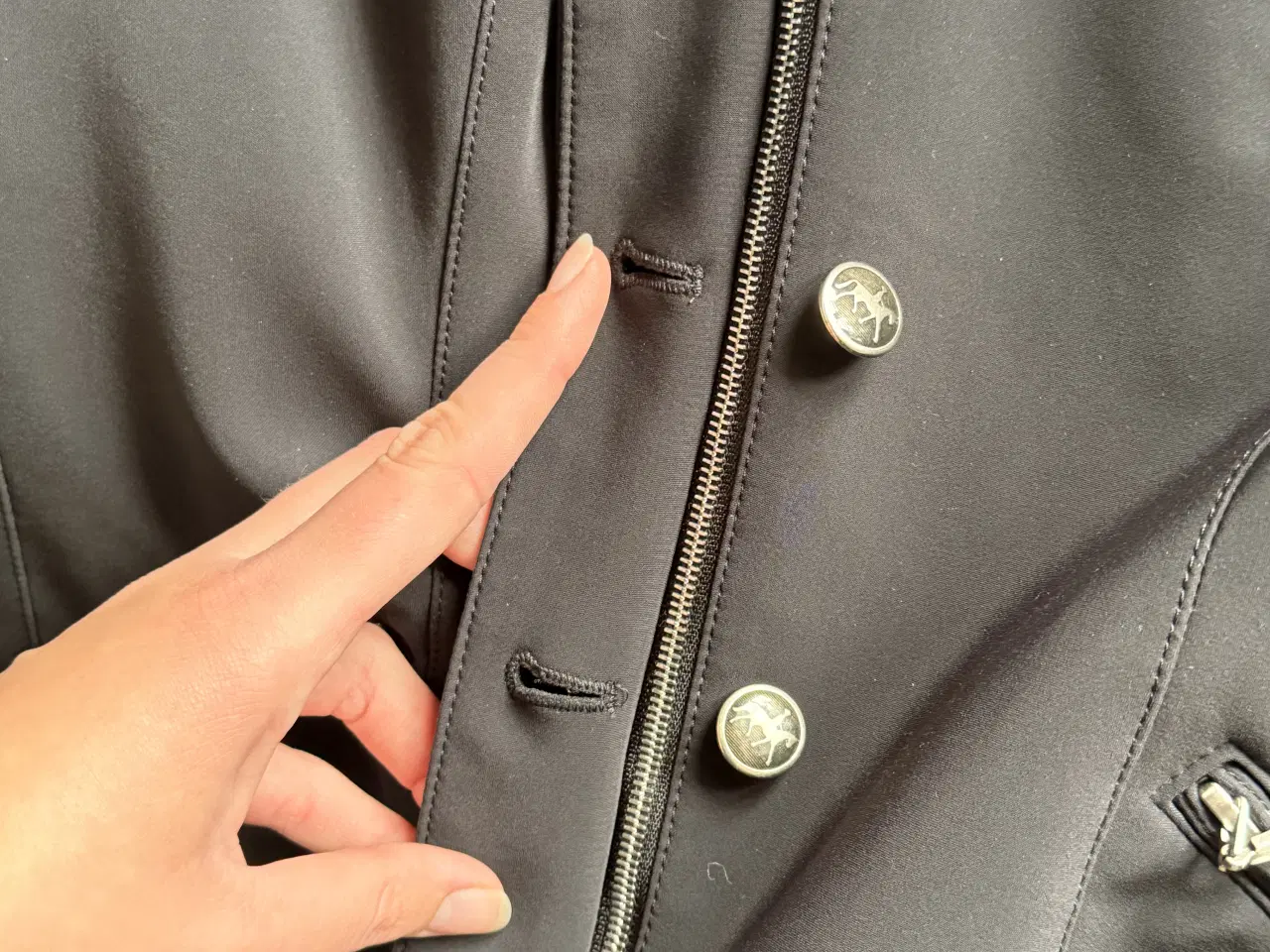 Billede 6 - Pikeur Saphira stævnejakke sælges